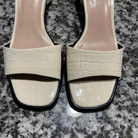 Zara Cream Patten Leather Slide Heels Sz. 38 - Picture 4 of 6